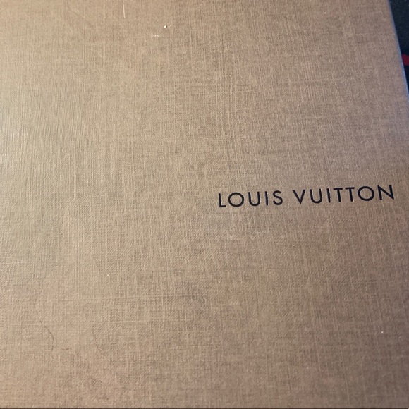 Louis Vuitton belt - Picture 2 of 6